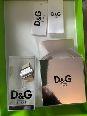 D&G Women's Rectangular Watch in Cream and Silver